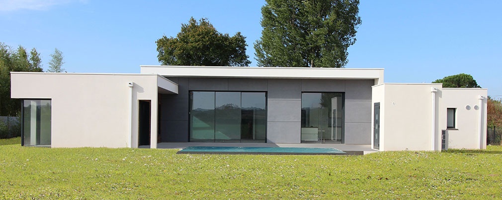 Maison contemporaine   toits terrasses avec un mix bton - bois - composite : Maison-contemporaine-toit-terrasse-bois-composite-beton-albi-12