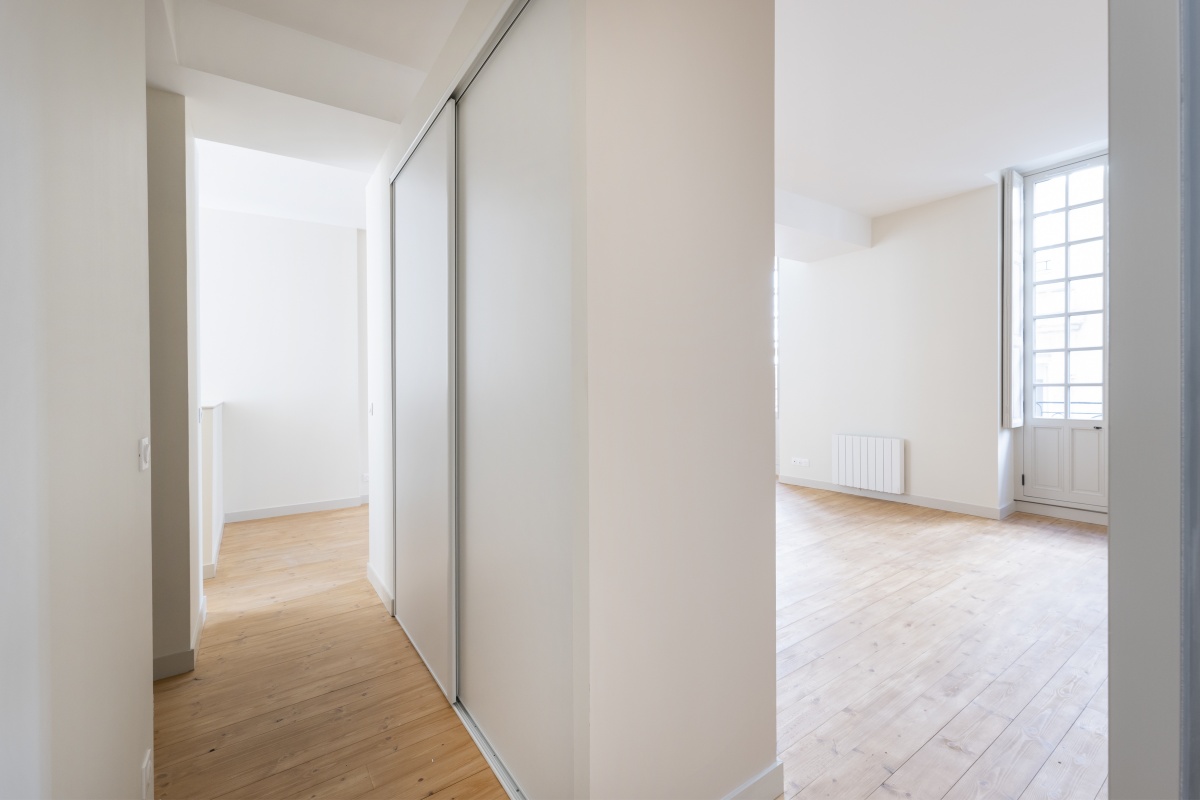 R�am�nagement de 3 appartements dans un immeuble ancien / T3 : Photo 036