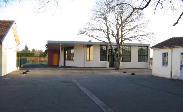 Biblioth�que scolaire et salle informatique : cubnezais vue nord 1