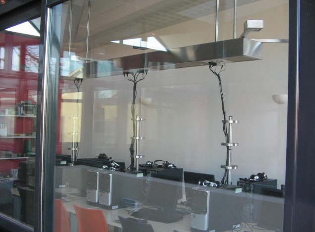 Biblioth�que scolaire et salle informatique : cubnezias interieur 1