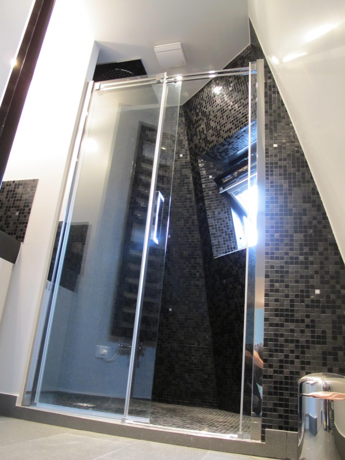 un triplex � Paris : salle de bain du haut