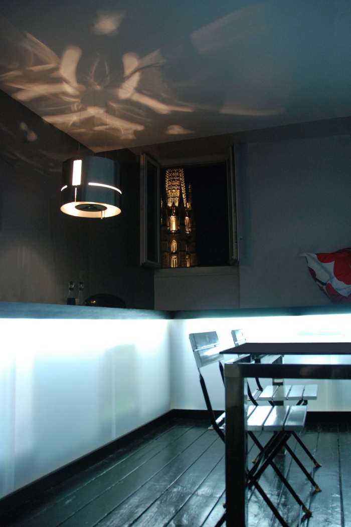 BLACK & WHITE : pi�ce � vivre de nuit