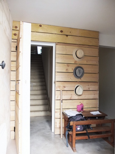 R�habilitation d'une maison de ville : 1. entr�e ouverte