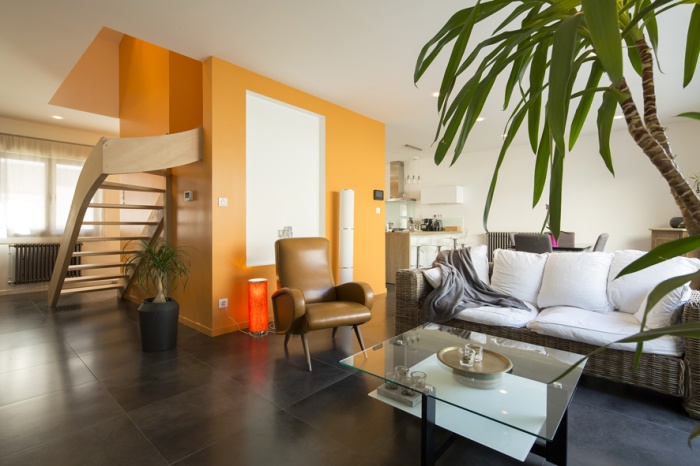 Sur�l�vation et r�am�nagement  d'une maison d'habitation