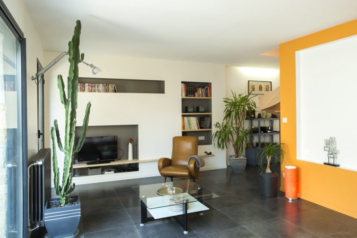 Sur�l�vation et r�am�nagement  d'une maison d'habitation : salon