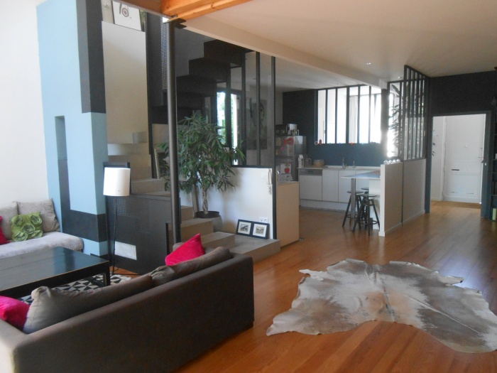 Maison B : vue du s�jour vers cuisine