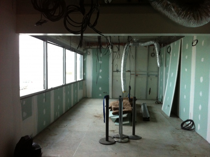 Salon 1�re classe AIR FRANCE a�roport BORDEAUX-MERIGNAC : montage cloisons