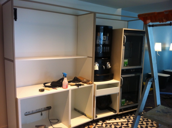 Salon 1�re classe AIR FRANCE a�roport BORDEAUX-MERIGNAC : pose mobilier