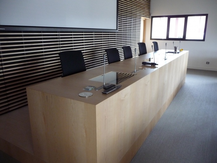 Extension des bureaux : D�tail du pupitre de pr�sidence