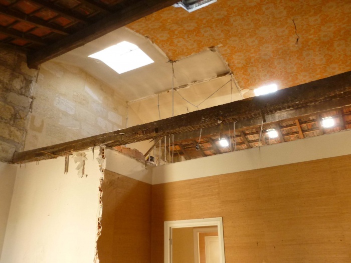 R�novation compl�te d'une maison de ville : D�molition du plancher du R+2