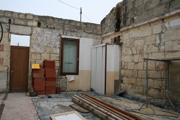 Restructuration et sur�l�vation d'une �choppe � Talence : demol suite