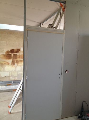 Restructuration et sur�l�vation d'une �choppe � Talence : le cloisonnement