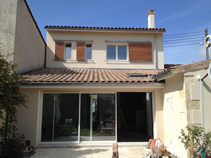 Restructuration et sur�l�vation d'une �choppe � Talence : fa�ade jardin