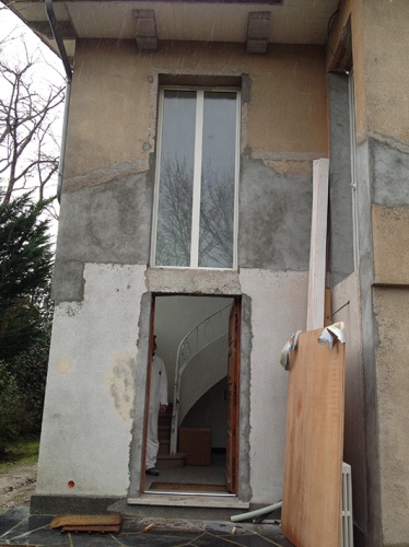 Restructuration partielle d'une maison et cr�ation d'une terrasse haute : d�molitions